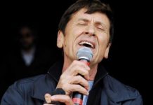 Gianni Morandi cade dal palco al Radio Italia Live di Palermo | Video Gianni Morandi