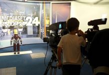 Tgcom: Consegna dei diplomi ai piccoli giornalisti del “tg dei ragazzi” tg dei ragazzi tgcom