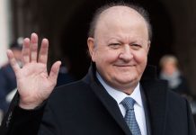 Massimo Boldi a Domenica Live: presto di nuovo insieme a Christian De Sica Massimo Boldi