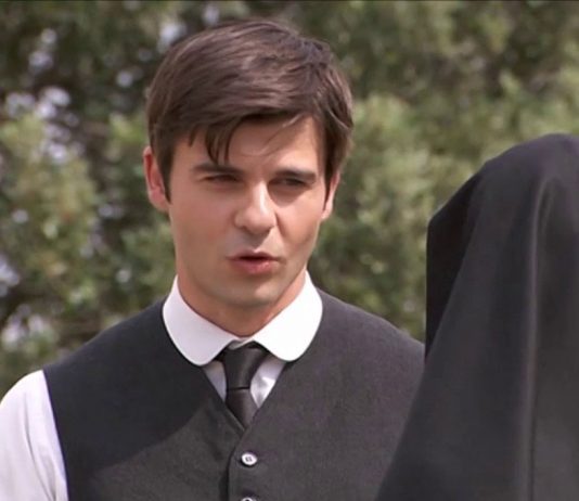 Una Vita, anticipazioni puntate spagnole soap: un nuovo amore per Simon? simon acacias 38 una vita