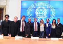 Partita Mundial: Cantanti e ex calciatori in campo contro la violenza sulle donne Partita Mundial - Mediaset