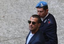 Fabrizio Corona: annullato il periodo di affidamento ai servizi sociali. Dovrà scontare altri nove mesi in carcere fabrizio corona