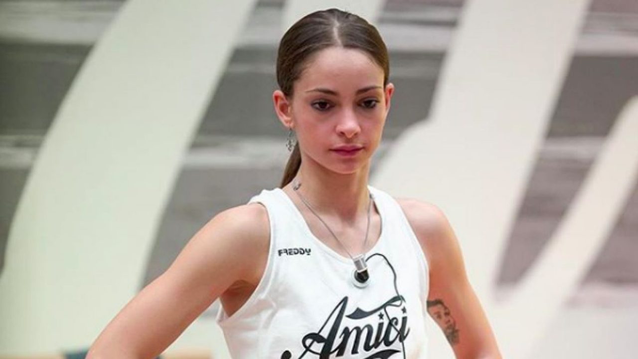 Amici 17 Strappo Muscolare Per Valentina Verdecchi