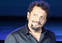 Enrico Brignano ad Amici 21: il monologo sui provini e l’appello per la Pace | Video Witty Tv Enrico Brignano Serale Amici 22