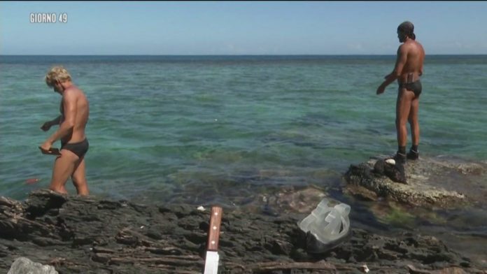 Isola dei Famosi 2019: Bettarini ancora Vs Soleil, mentre Luca e Paolo si chiariscono Bettarini e Kapparoni Isola che non c'è