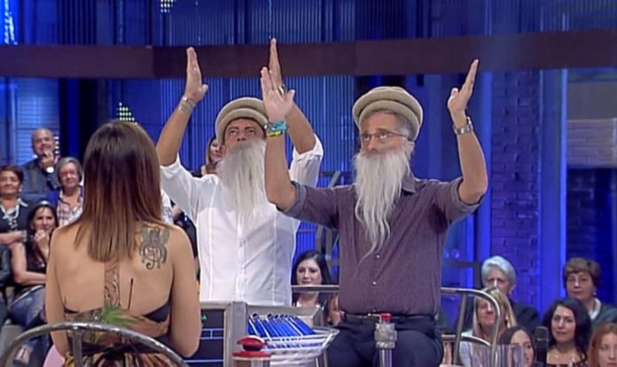 Avanti un altro, la puntata del 19 aprile 2019 | video Mediaset Foto Bonolis Laurenti Osho e Buco Avanti un altro 2019