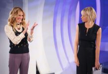 C’è Posta per Te 2019: Julia Roberts ospite | Video Mediaset Foto Julia Roberts e Maria De Filippi a C'è posta per te 2019