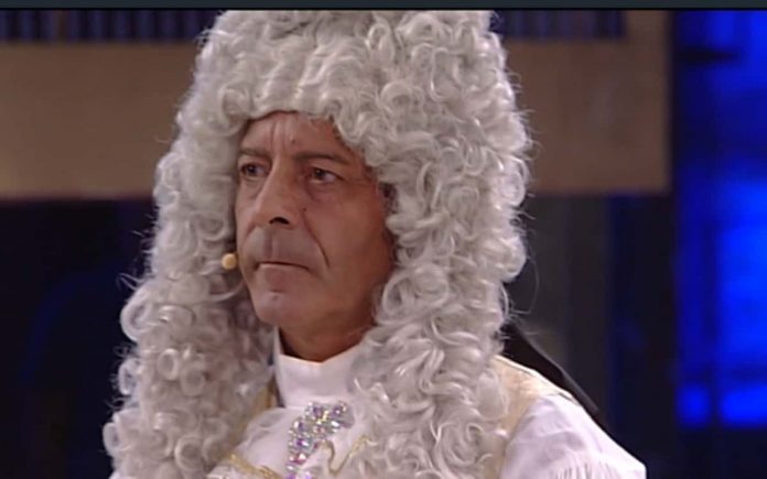 Luca Laurenti è il Conte Zebedeo ad Avanti un altro 2019 | video Foto Luca Laurenti Conte Scoglionato Avanti un altro 2019