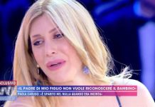 Paola Caruso, col figlio a Live – Non è la D’Urso: l’appello tv al padre | video