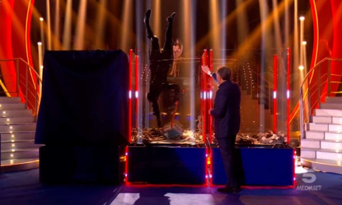 Ciao Darwin 8, il video di Mediaset con la Prova Coraggio della terza puntata Foto prova Coraggio Ciao Darwin 8 terza puntata