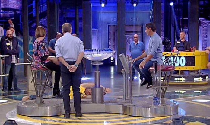 Avanti un altro 2019, il Bonus fa il silly salmon in studio | video Foto silly salmon Avanti un altro 2019