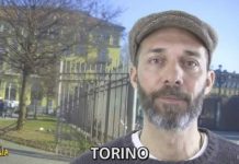 Striscia La Notizia, il servizio di Max Laudadio su un mercatino a Torino | Video Striscia La Notizia Max Laudadio