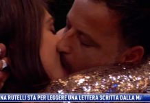 Grande Fratello 16, bacio tra Kikò Nalli e Ambra Lombardo: è scoppiato l’amore? | video Il bacio tra Kikò Nalli e Ambra Lombardo al Grande Fratello 16