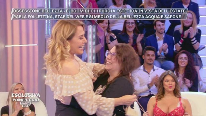 Pomeriggio 5: Barbara d’Urso balla con Follettina Creation | Video Mediaset Pomeriggio 5