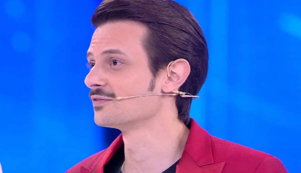 Fabio Rovazzi ad Amici 2019 Serale come sostituto di Ricky Martin