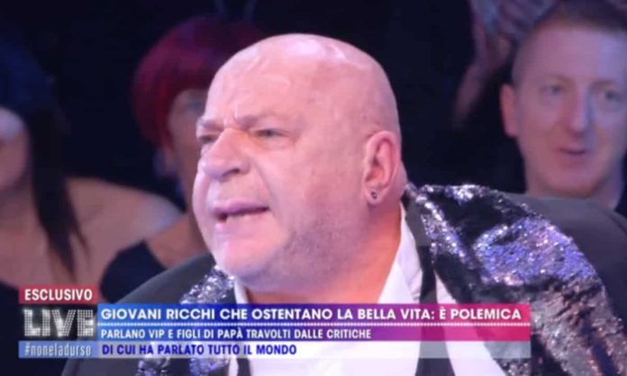 Live – Non è la D’Urso, lite in diretta tra Taylor Mega e Mauro Coruzzi | video Foto Coruzzi Live - Non è la D'Urso