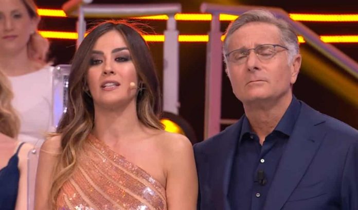 Giorgia Palmas “Giulietta” a Ciao Darwin: le sue parole sull’amore | video Foto Giorgia Palmas Ciao Darwin