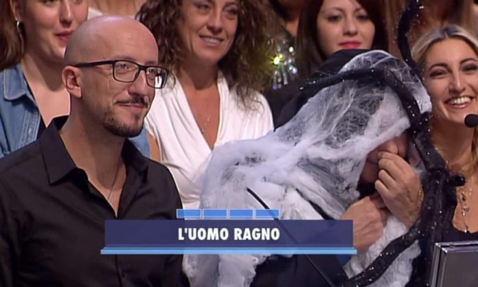 Avanti un altro 2019, oggi Stefano Jurgens è L’uomo ragno | video Foto Jurgens Ragno Avanti un altro 2019