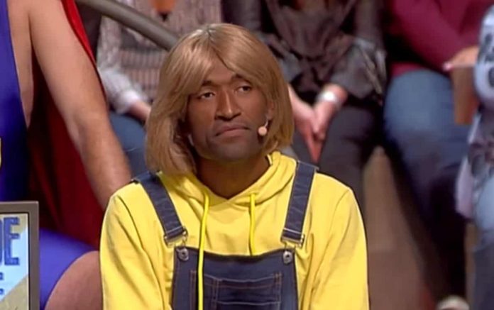 Avanti un altro, Nino Nero canta “Tu 15 anni” in stile D’Angelo | video Mediaset