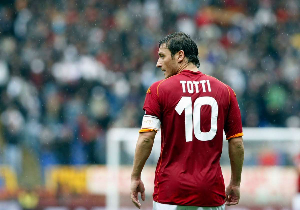 Francesco Totti e la sua maglia numero 10 / Foto: Super guida Tv