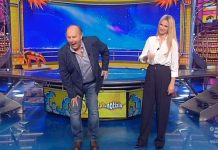 Striscia la notizia, Gerry Scotti balla il tip tap con Michelle Hunziker | video Mediaset Gerry Scotti balla tip tap a Striscia la notizia