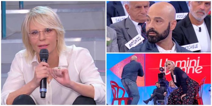 Uomini e Donne, Maria De Filippi “caccia” dallo studio Fabrizio: Gemma reagisce così | video Maria De Filippi caccia Fabrizio da Uomini e donne