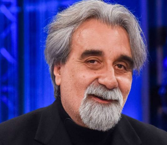 Finale Tu si que vales 2025: l’applauso per Beppe Vessicchio | Video Witty Tv Beppe Vessicchio