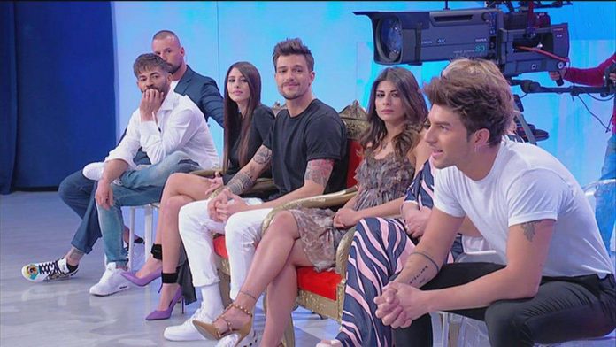 Uomini e Donne, puntata di oggi 18 aprile 2019: ospite Andrea Damante | Video Andrea Damante ospite a Uomini e Donne oggi