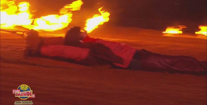 Ciao Darwin 8, la prova di coraggio nel West | video Mediaset Ciao Darwin 8, prova di coraggio nel west