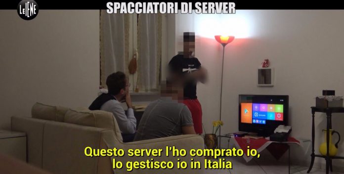 Le Iene, Alessandro Di Sarno e lo spacciatore di server | video Mediaset foto spacciatori di server Le Iene