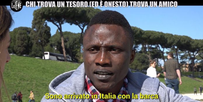 Le Iene, Martinelli: Muhamed e la borsa ritrovata | video Mediaset Le Iene Alice Martinelli