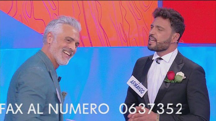 Uomini e Donne, trono over: duro faccia a faccia tra Michele e Armando | Video Michele e Armando scontro a Uomini e Donne