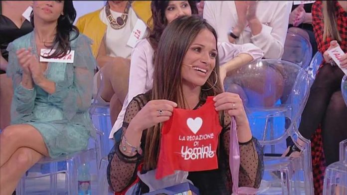 Uomini e Donne, trono over: la puntata di oggi 10 aprile 2019 | Video Mediaset uomini e donne oggi
