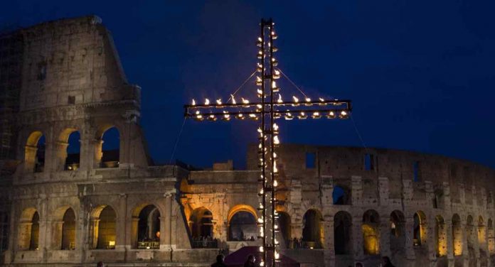 Via Crucis Papa Francesco Colosseo 2019