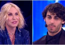 Amici 2019 Serale, Antonella Clerici riabbraccia Alberto Urso: “Il mio bambino a Ti lascio una canzone” | video Antonella Clerici e Alberto Urso si riabbracciano ad Amici 2019 Serale dopo Ti lascio la canzone