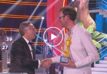 Ciao Darwin 2019, Carlo Romano dei Brutti ha vinto il premio per la “Miglior performance”: le sue gaffe | video Mediaset Carlo Romano dei Brutti ha vinto il premio "Miglior performance" a Ciao Darwin 2019