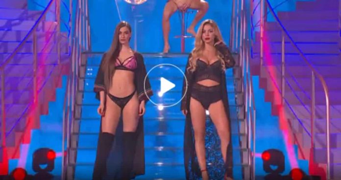 Ciao Darwin 2019, il Defilé Web vs Tv in intimo maschile e femminile | video Mediaset A Ciao Darwin 2019 c'è il Defilé Web vs tv in intimo maschile e femminile