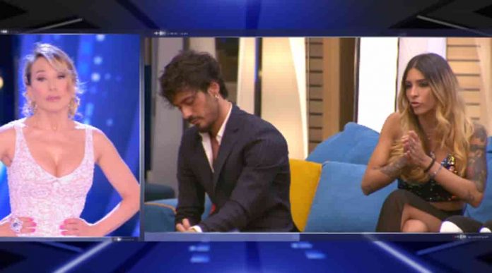 Grande Fratello 16, Barbara D’Urso contro Gaetano per i dettagli intimi su Erica: “Io mi inc….” | video Mediaset Barbara D'Urso contro Gaetano per i dettagli intimi su Erica al Grande Fratello 16