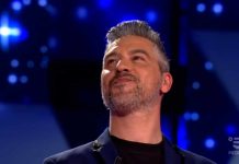 All together now, Luca Di Stefano elimina Dennis Fantina in finale | video Mediaset Dennis Fantina si esibisce ad All together now dopo la vittoria ad Amici - Saranno Famosi