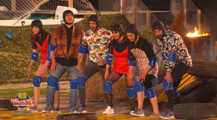 Ciao Darwin 8, tagliata la scena dell’incidente ai rulli? Il video col Genodrome dei Finti Giovani I concorrenti "Finti giovani" durante la prova Genodrome a Ciao Darwin 8