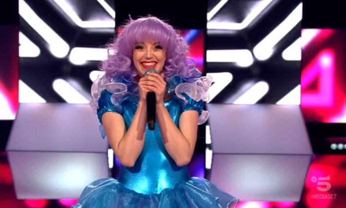 All together now, super omaggio a Cristina D’Avena con “L’incantevole Creamy” | video Mediaset Francesca omaggia Cristina D'Avena a All together now