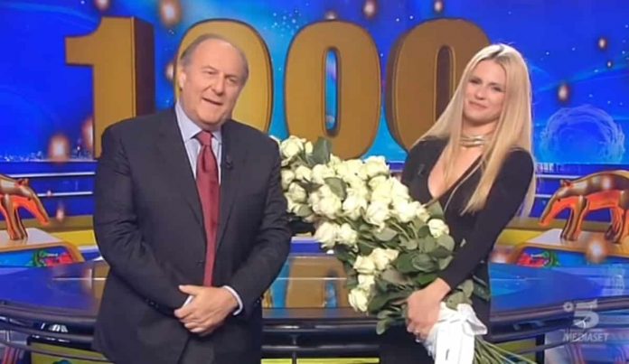Striscia la notizia oggi: video Mediaset con la puntata del 6 maggio 2019 Michelle Hunziker festeggia 1000 puntate di Striscia la notizia
