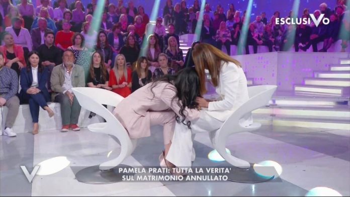 Pamela Prati a Verissimo: la foto top secret di Mark Caltagirone | Video Mediaset Pamela Prati e Mark Caltagirone