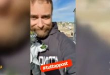 Striscia la notizia, Pinuccio risponde a MN Italia su Sanremo e Viva RaiPlay: il servizio | video Mediaset Pinuccio e la canzone "Coincidance" a Striscia la notizia