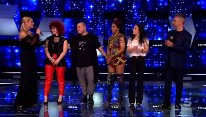 All together now, i concorrenti della terza puntata che vanno in semifinale | video Mediaset I cinque semifinalisti di All together now prescelti dai giudici nella terza puntata del 30 maggio 2019