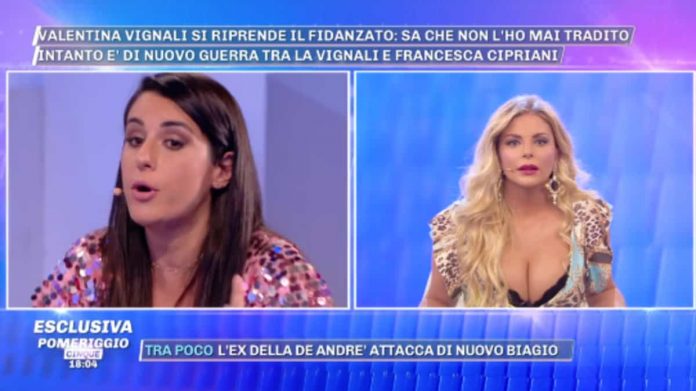 Pomeriggio 5, lite tra Francesca Cipriani e Valentina Vignali: “Trovo più stupida…” | video Mediaset Valentina Vignali e Francesca Cipriani litigano a Pomeriggio 5