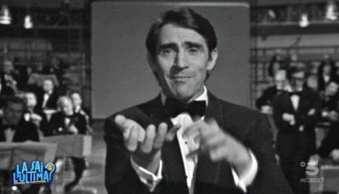 La sai l’ultima? omaggia Walter Chiari con le sue barzellette più belle | video Mediaset La sai l'ultima? 2019 - Digital edition omaggia Walter Chiari