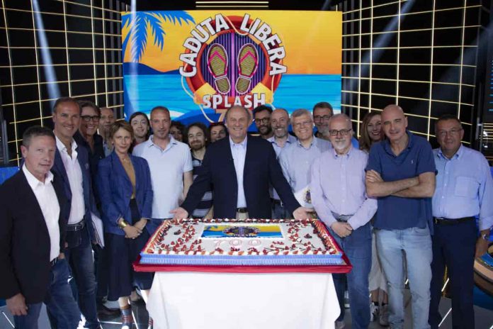 Caduta Libera, la puntata numero 700 in onda il 13 luglio 2019 | video Mediaset Gerry Scotti festeggia la puntata numero 700 di Caduta Libera