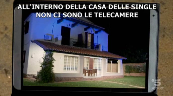 Temptation Island 2019, Nicola e la single Maddalena insieme sul letto? “Non ci sono le telecamere” | video Witty tv Nella casa delle single di Temptation Island 2019 non ci sono le telecamere