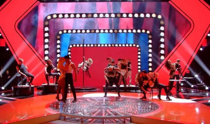 La sai l’ultima?, il corpo di ballo omaggia Britney Spears con “Toxic” | video Mediaset Il corpo di ballo de La sai l'ultima? omaggia Britney Spears